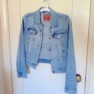 Medium Levi’s jacket